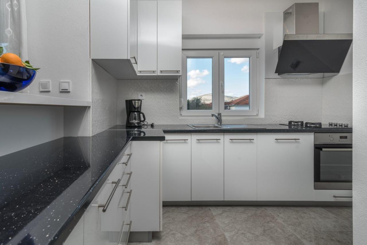 Apartments City View Τρογκίρ Εξωτερικό φωτογραφία
